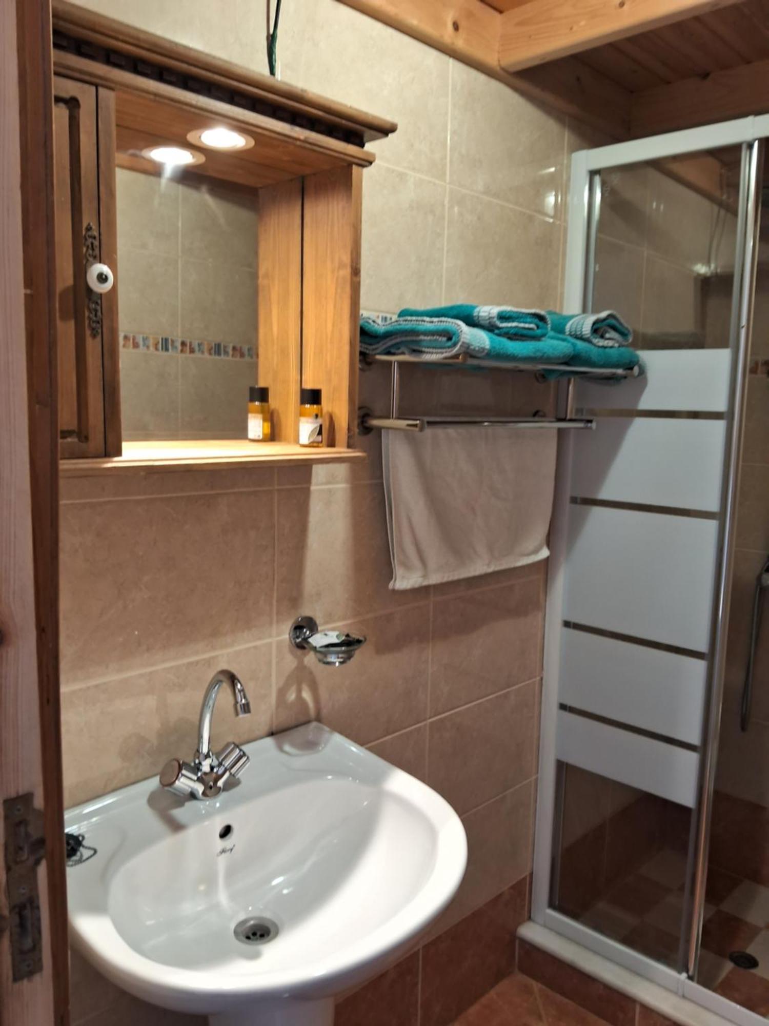 Anemos Guest House Karpathos Olympos  Dış mekan fotoğraf